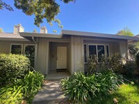 Building Photo - 1614 Valdora St