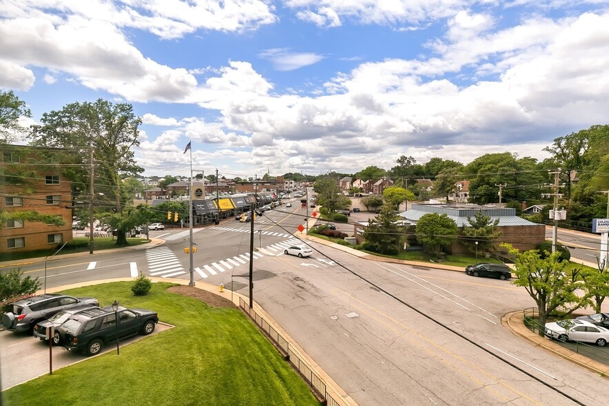 Shopping center across the street. Starbucks, chipotle etc… - 4401 Lee Hwy