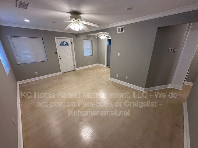 Building Photo - 4343 Myrtle Ave