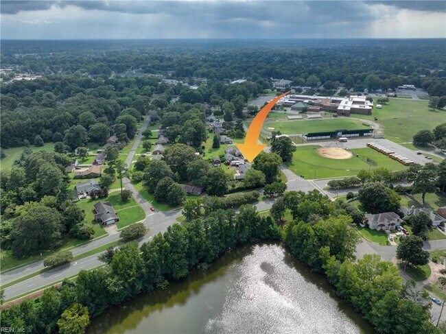 Building Photo - 101 Stadium Dr