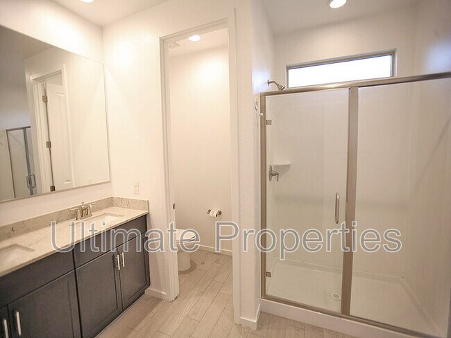 Building Photo - 12639 W Country Club Trail