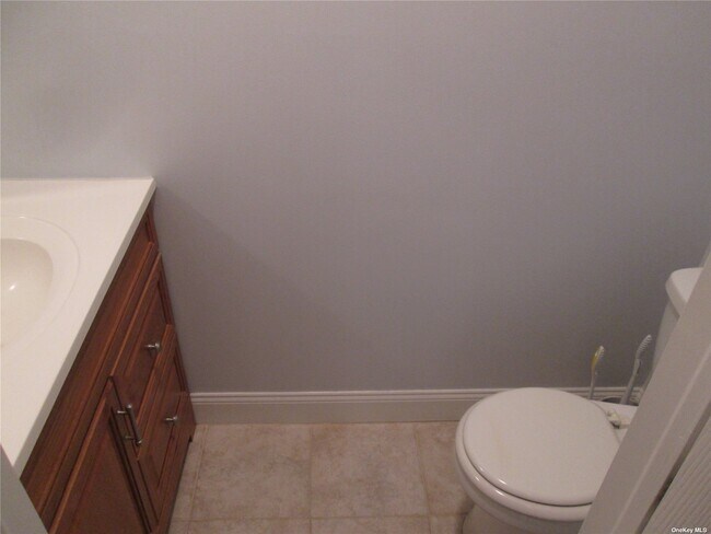 Building Photo - 229 Springmeadow Dr