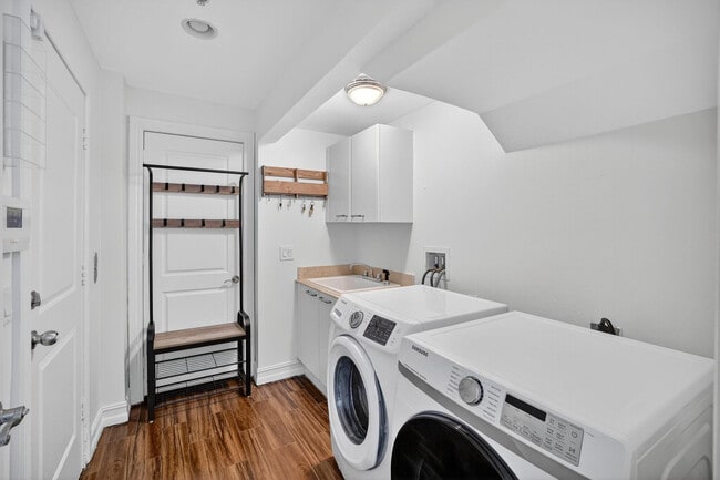 Building Photo - 508 N Birch Rd