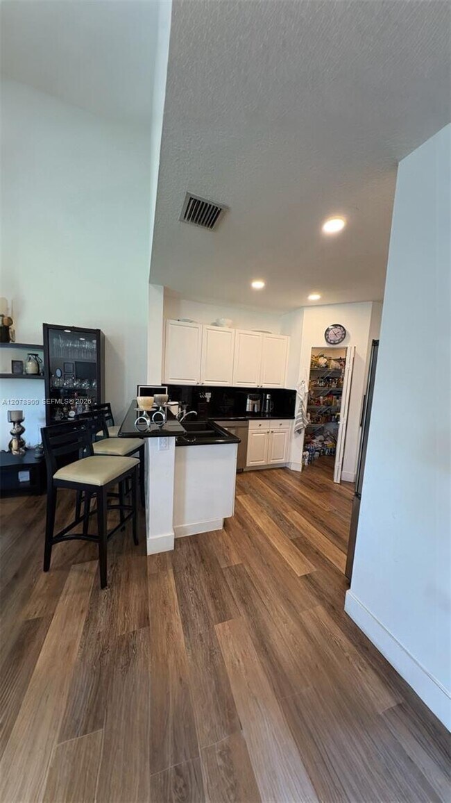 Building Photo - 6691 NW 107 Ct