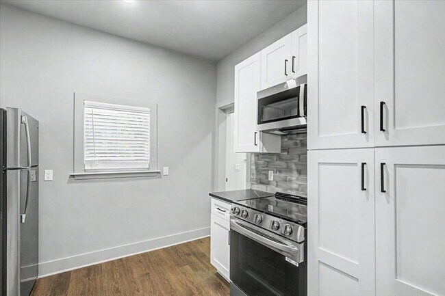 Building Photo - Nicest 1 bedroom you’ll find