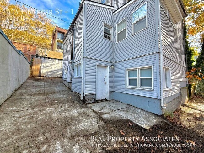 Building Photo - 414 E Mercer St