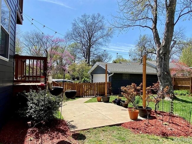 Building Photo - 439 Alma Ave