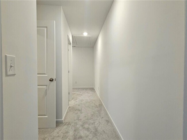 Building Photo - 2427 Livi Ln
