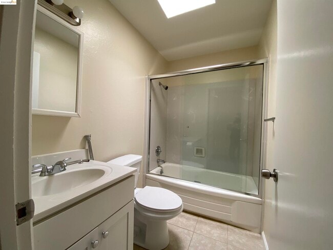 Building Photo - 3801 Maybelle Ave