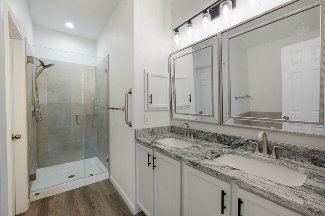 Building Photo - Updated 3-Bedroom Home with Spacious Backyard