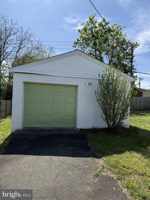 Building Photo - 458 Hanson Ave