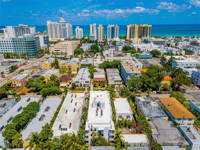 Building Photo - 1532 Drexel Ave