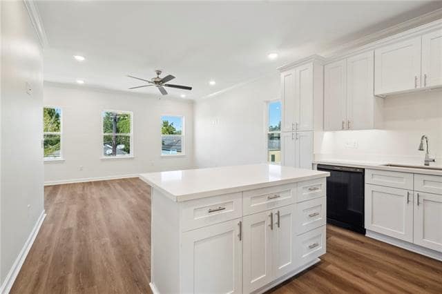 Building Photo - 2360 N Robertson St