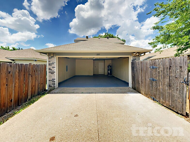 Building Photo - 1521 Savannah St