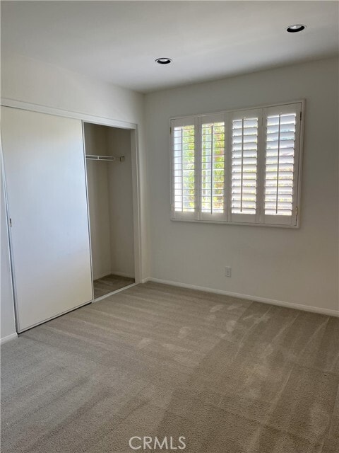 Building Photo - 5 Parthenia