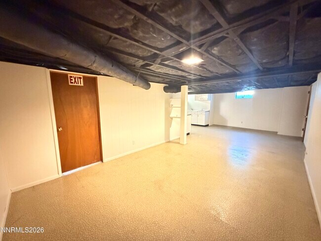 Building Photo - 751 Balzar Cir