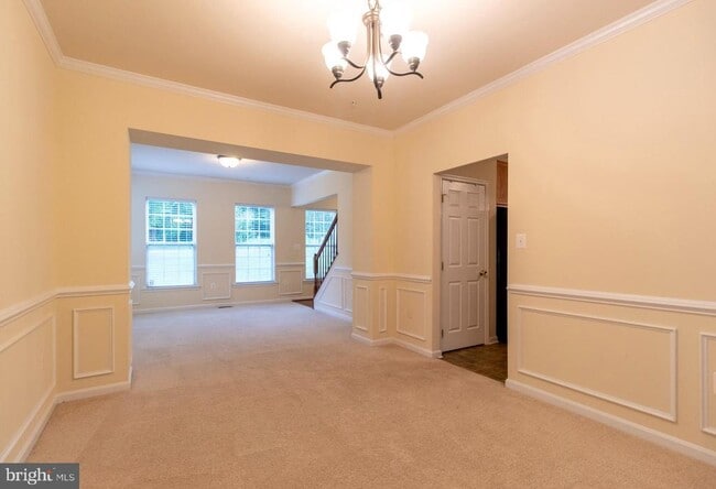 Building Photo - 8401 Hollow Tree Ln
