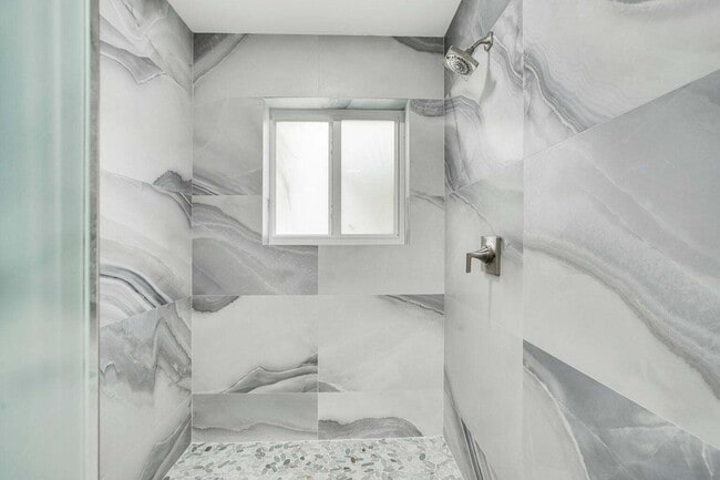 Building Photo - 7351 Valencia Dr