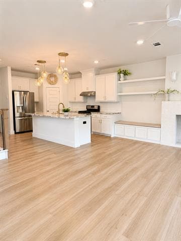 Building Photo - 908 Emerling Dr