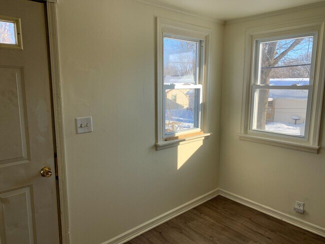 Building Photo - 1347 McKinley Ave