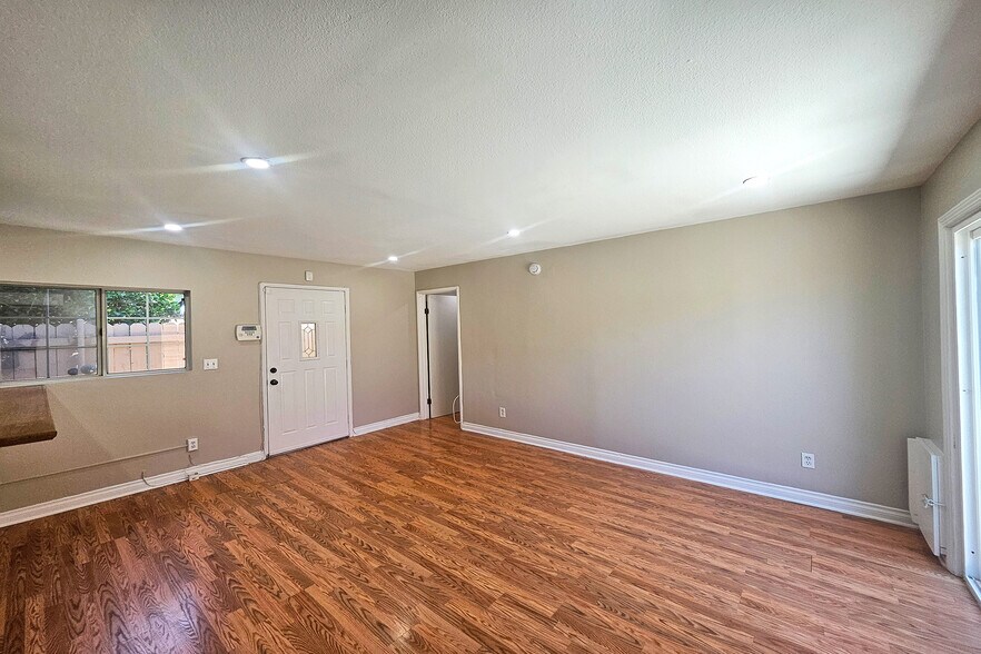 Building Photo - 6946 Jellico Ave