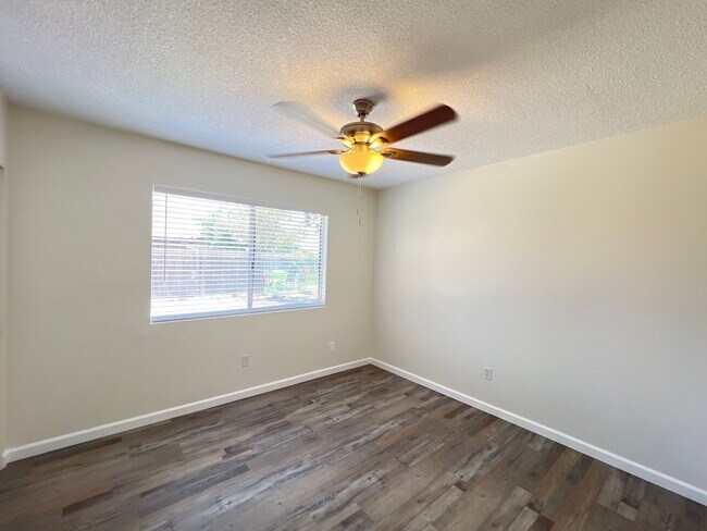 Building Photo - Northwest Bakersfield Home