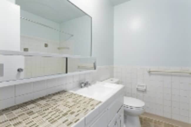 Building Photo - 436 W 89th St