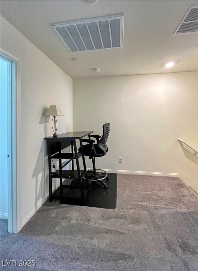 Building Photo - 12748 Feathersong