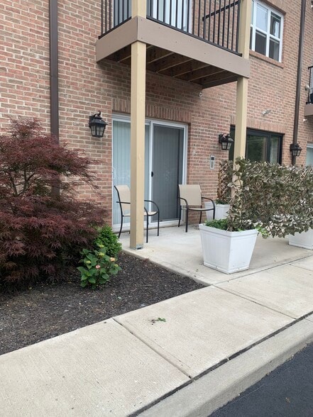 Building Photo - 722 Ohio Pike