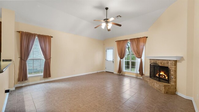 Building Photo - 7808 Alophia Dr