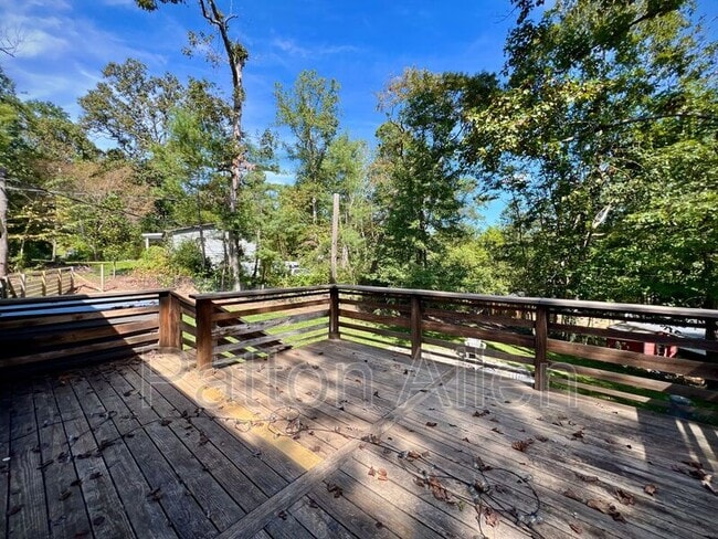 Building Photo - 3 Mt Royal Dr