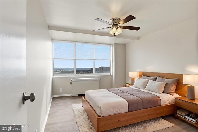 Building Photo - 301 N Beauregard St