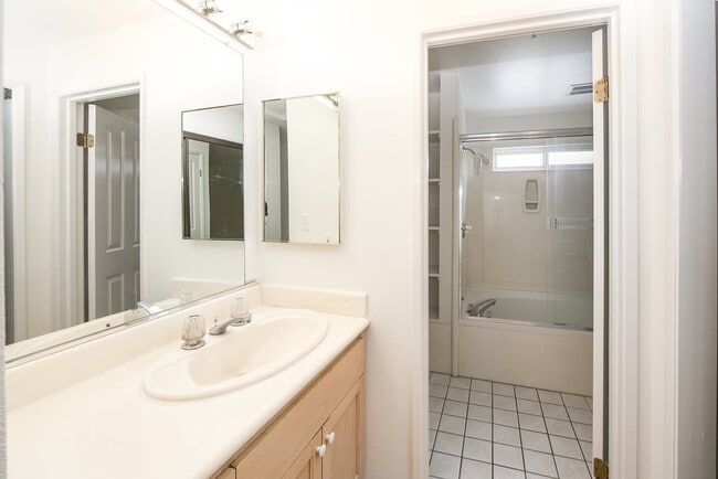 Building Photo - 3855 Carter Dr
