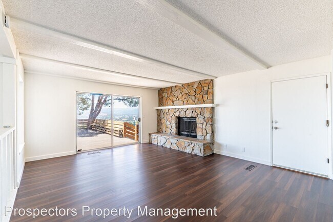 Building Photo - 4 br, 2 bath House - 2850 Paseo Robles