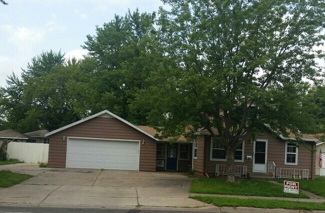 Primary Photo - 837 25th Ave N