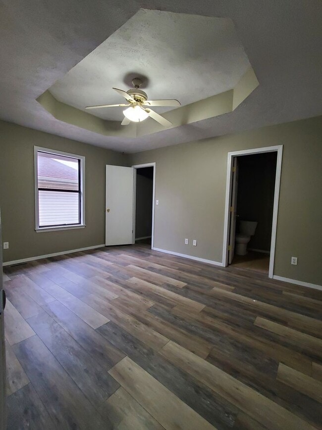 Building Photo - LEASING