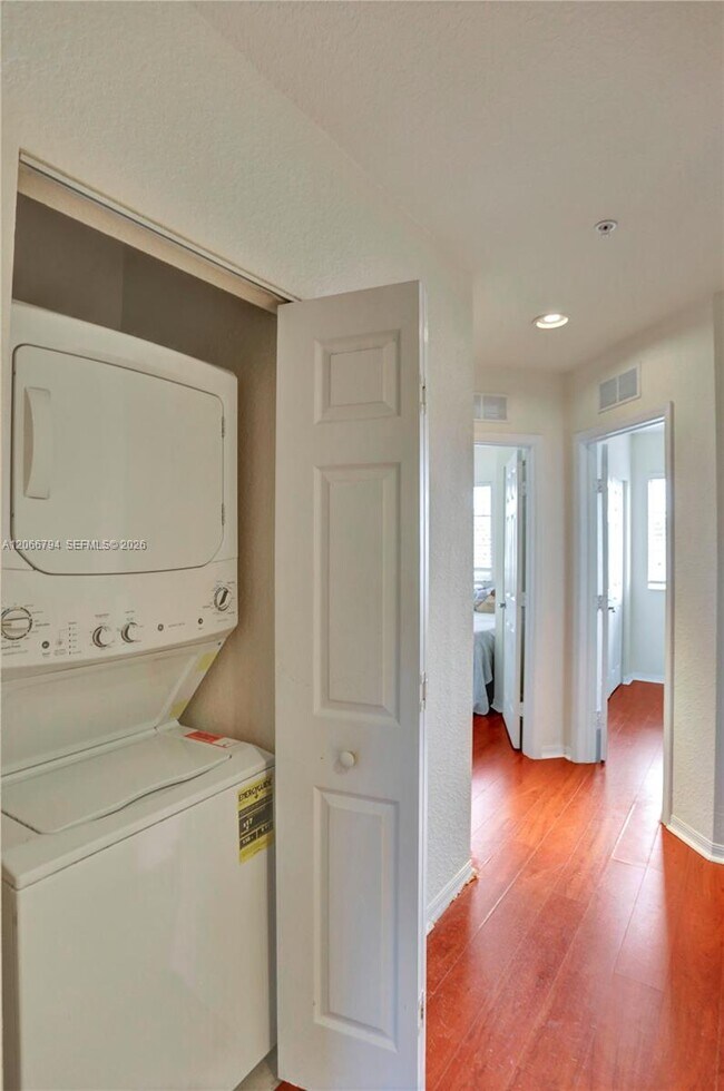 Building Photo - 12600 SW 50th Ct