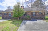 Building Photo - 100 Freehold Cir