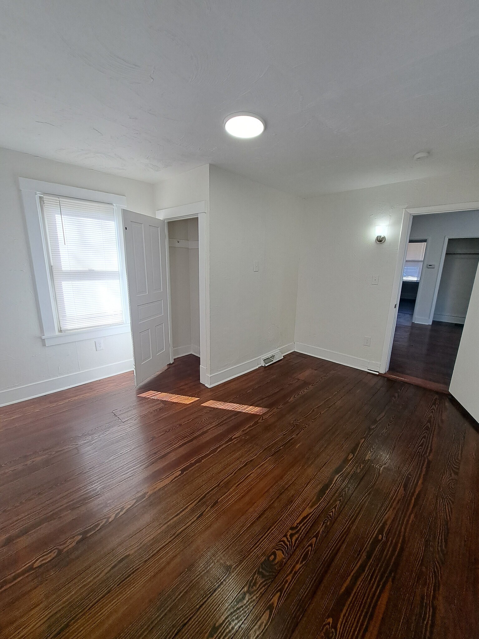 Building Photo - 454 Freeport St