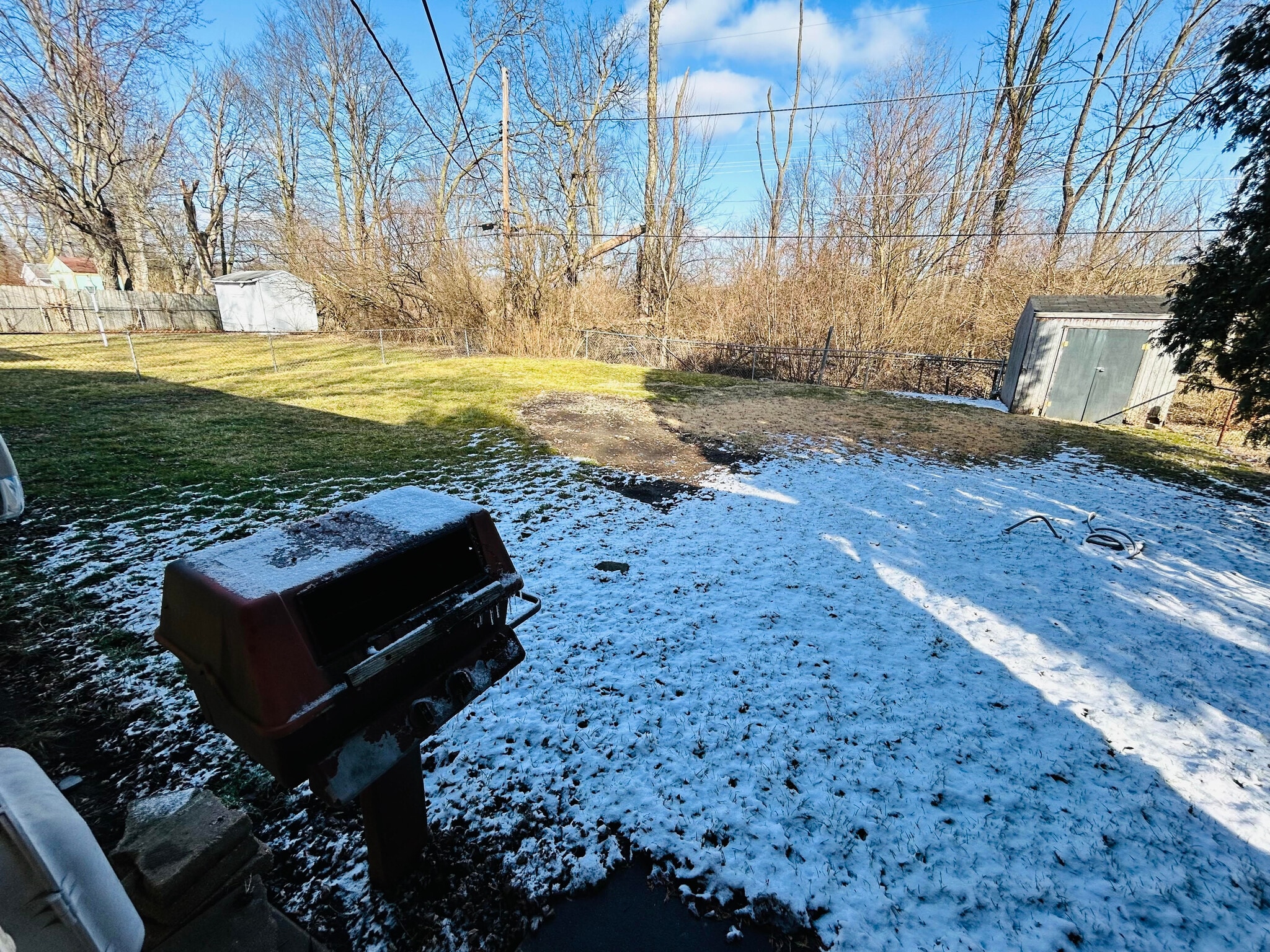 large fenced back yard - 3112 S Chippewa Ln