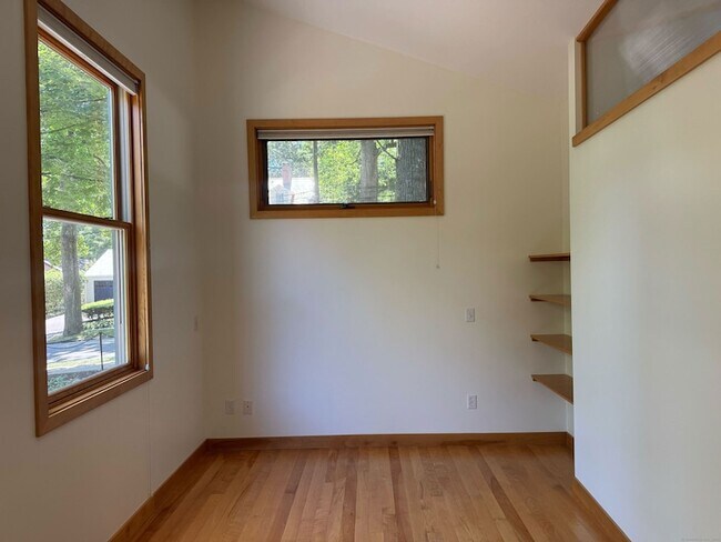 Building Photo - 283 Ogden St