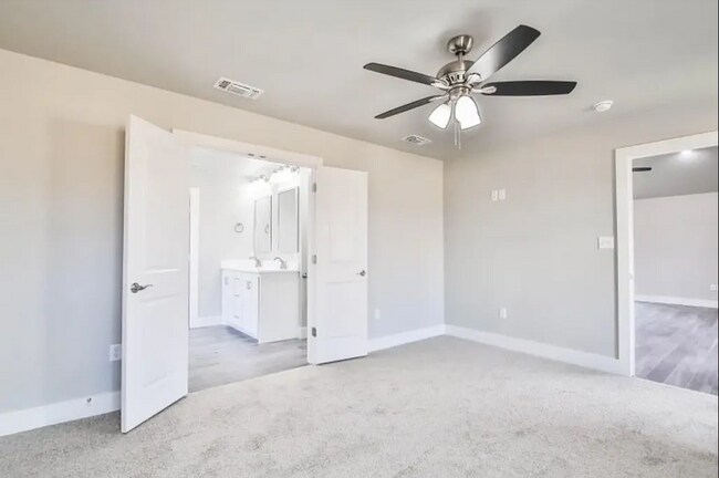Building Photo - Beautiful 4 Bedroom Home in South Lubbock with Modern Finishes & Great Location!