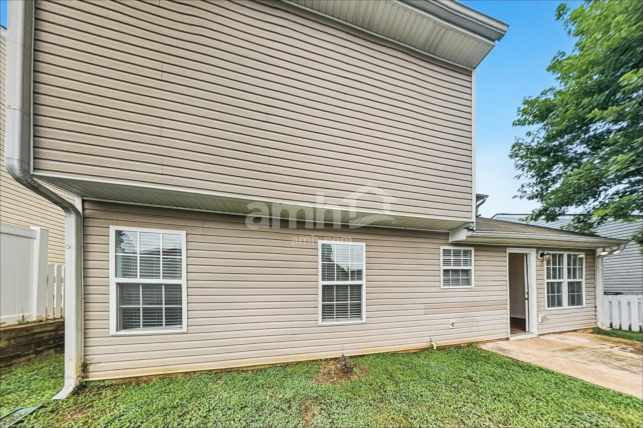 Building Photo - 294 Greystone Cir