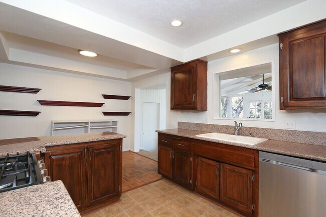 Building Photo - 279 Starlight Crest Dr