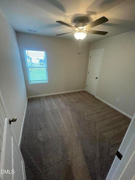 Building Photo - 1089 Peony Ln