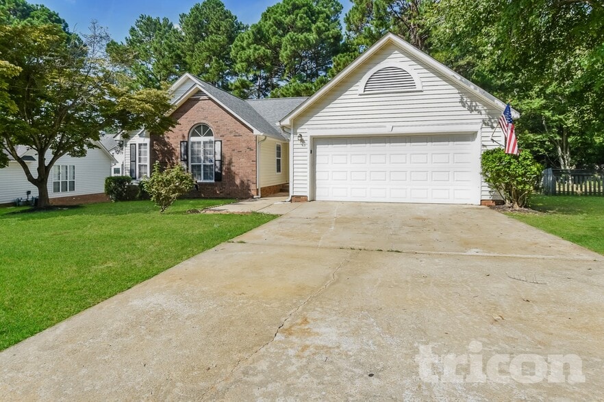 Primary Photo - 911 Bentley Dr