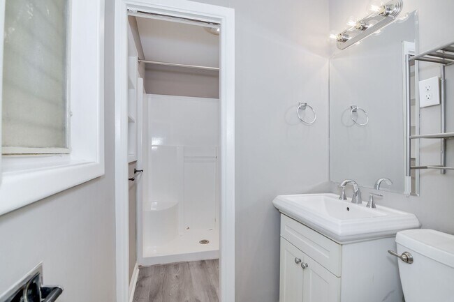 Building Photo - 4 Bedroom 1.5 Bathroom Home in Augusta