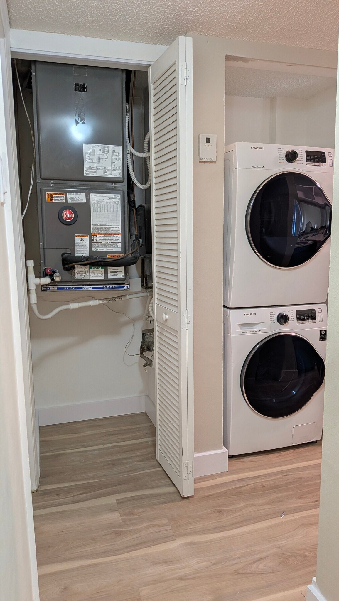 A/C Unit + Titan Heater + Storage - 10450 SW 157th Ct