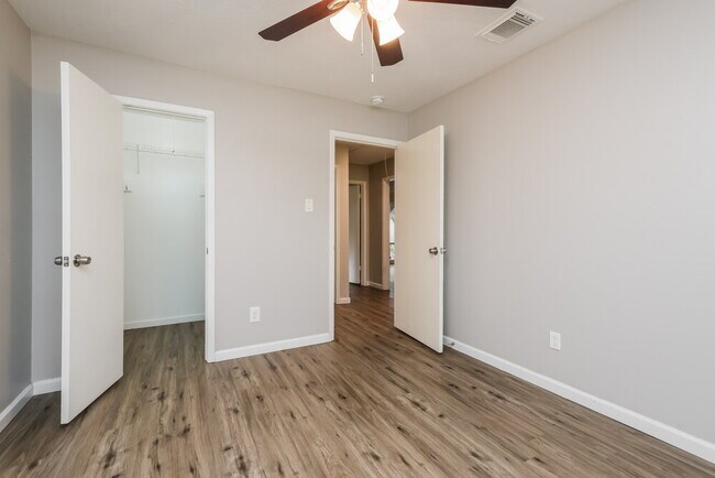 Building Photo - 2210 Dristone Dr