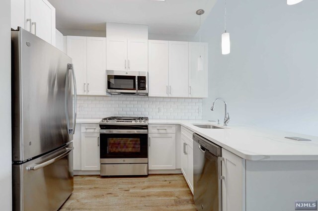 Building Photo - 305 Patterson St